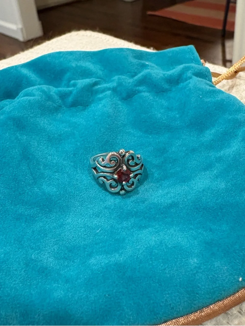 Size 6 James Avery “Spanish Lace Birthstone” Ring - Garnet - Picture 4 of 5
